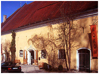 Ehem. Pferdestall und Hochtenne Schloss Seefeld